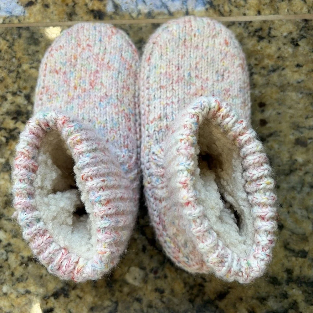 Bombas Pink/Multi Cable Knit Gripper Slippers Unisex Youth Kid Girl Shoes 11-13